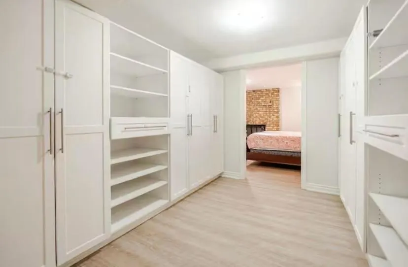 2 Bedroom Apartment-2 Free Parking -14 Min To Pearson Airport Mississauga Apartment