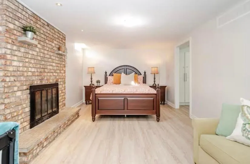 2 Bedroom Apartment-2 Free Parking -14 Min To Pearson Airport Mississauga