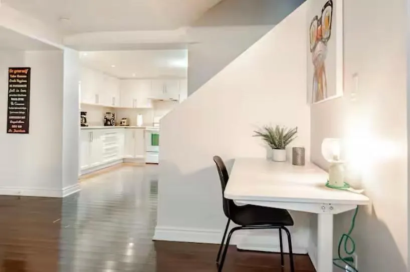2 Bedroom Apartment-2 Free Parking -14 Min To Pearson Airport Mississauga Apartment