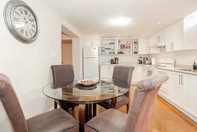 2 Bedroom Apartment-2 Free Parking -14 Min To Pearson Airport Mississauga