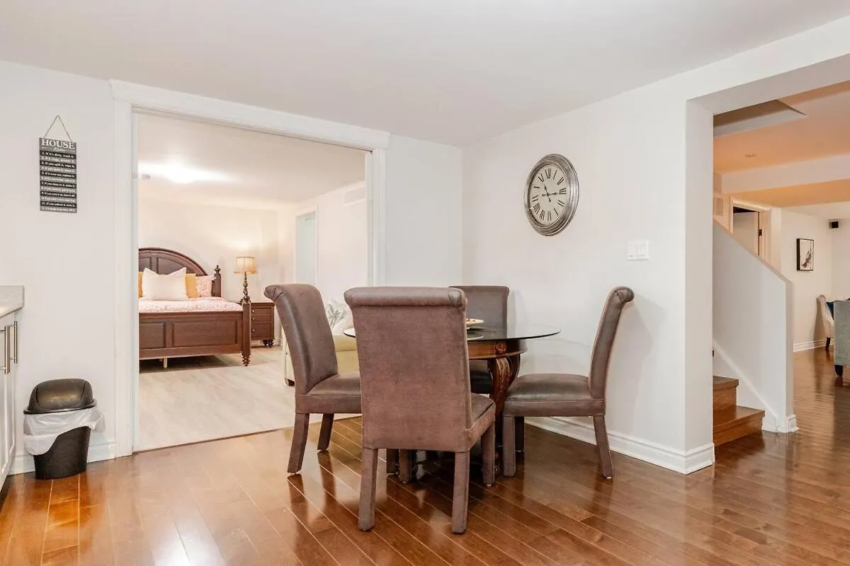 2 Bedroom Apartment-2 Free Parking -14 Min To Pearson Airport Mississauga Canada