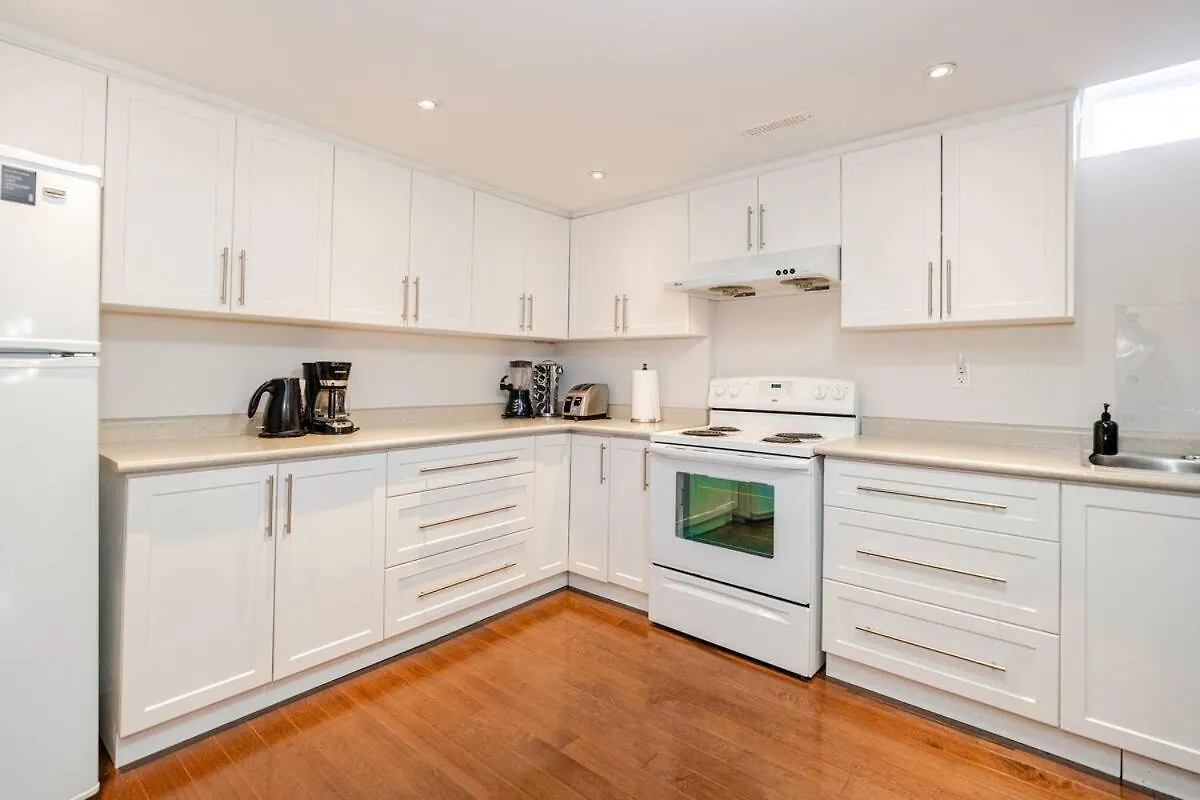 Apartment 2 Bedroom Apartment-2 Free Parking -14 Min To Pearson Airport Mississauga